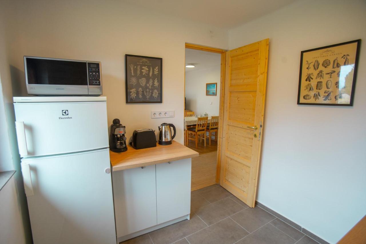 Csabagyoengye Apartment