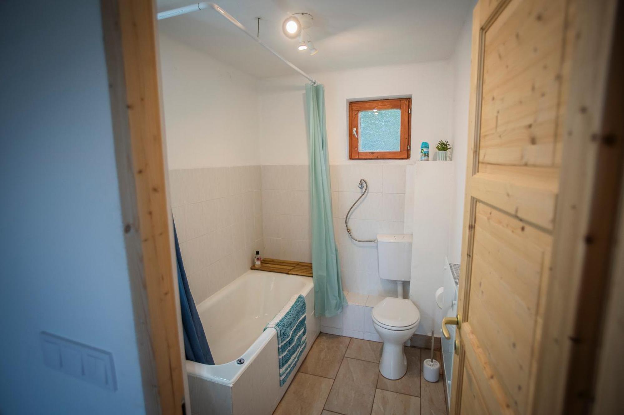 Apartament Csabagyoengye
